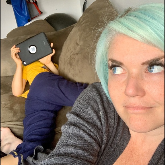 Meet your Posher, Lindsay - Picture 1 of 4